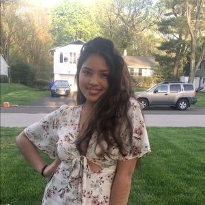 Meet your Posher, Elizabeth